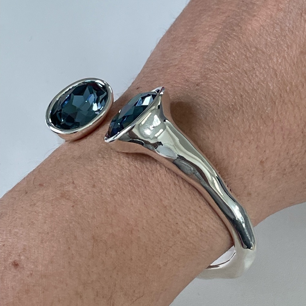 Uno de 50 Bracelet - NEVER SEEN - Silver with Blue Swarovski Crystal - Picture 14 of 14